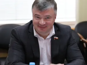 Поздравление с 8 марта депутата Госдумы ФС РФ Артема Кавинова: