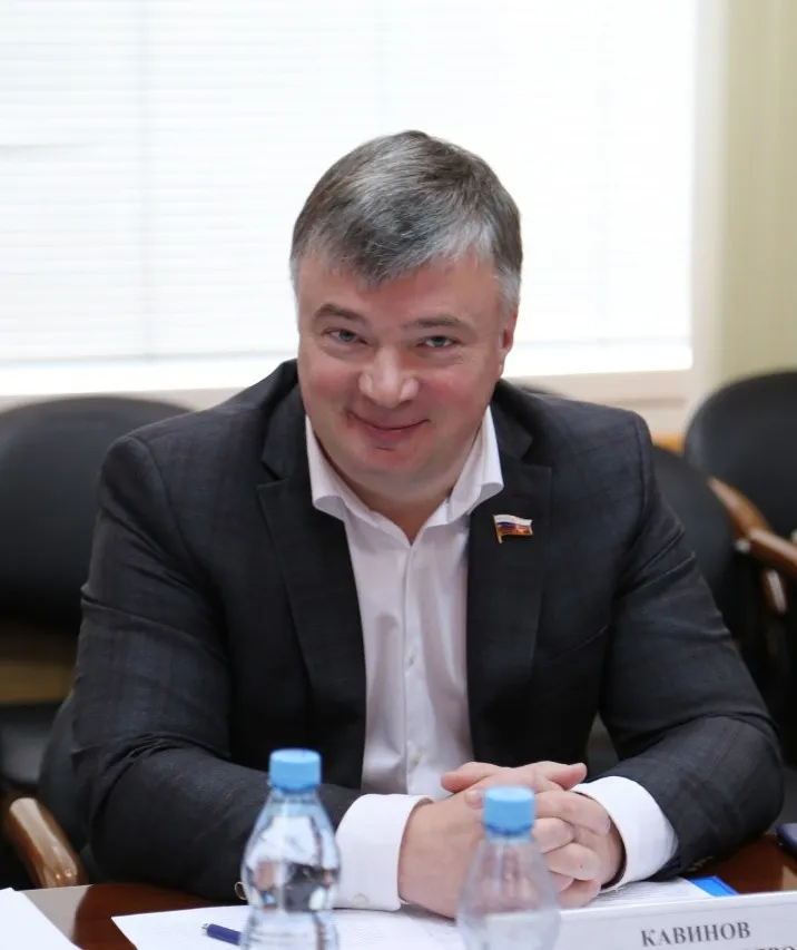 Поздравление с 8 марта депутата Госдумы ФС РФ Артема Кавинова: